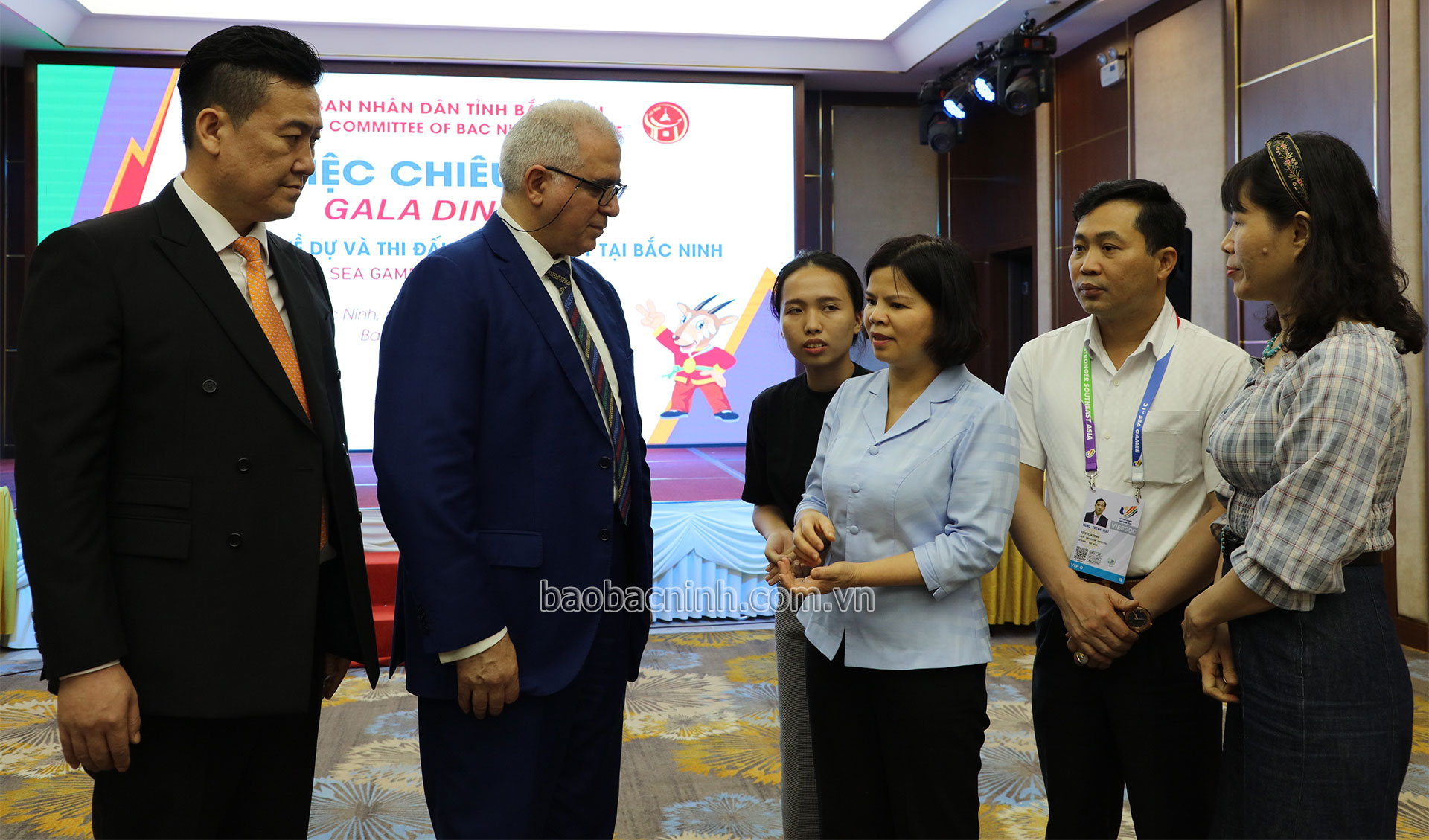 Bac Ninh leaders receive sports delegations to SEA Games 31